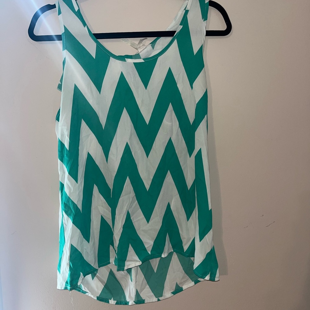 Chevron Patterned Green and White Women's Top